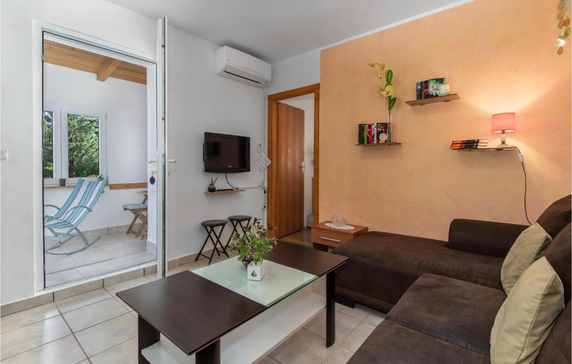 Nice Apartment In Smrika With Kitchen エクステリア 写真