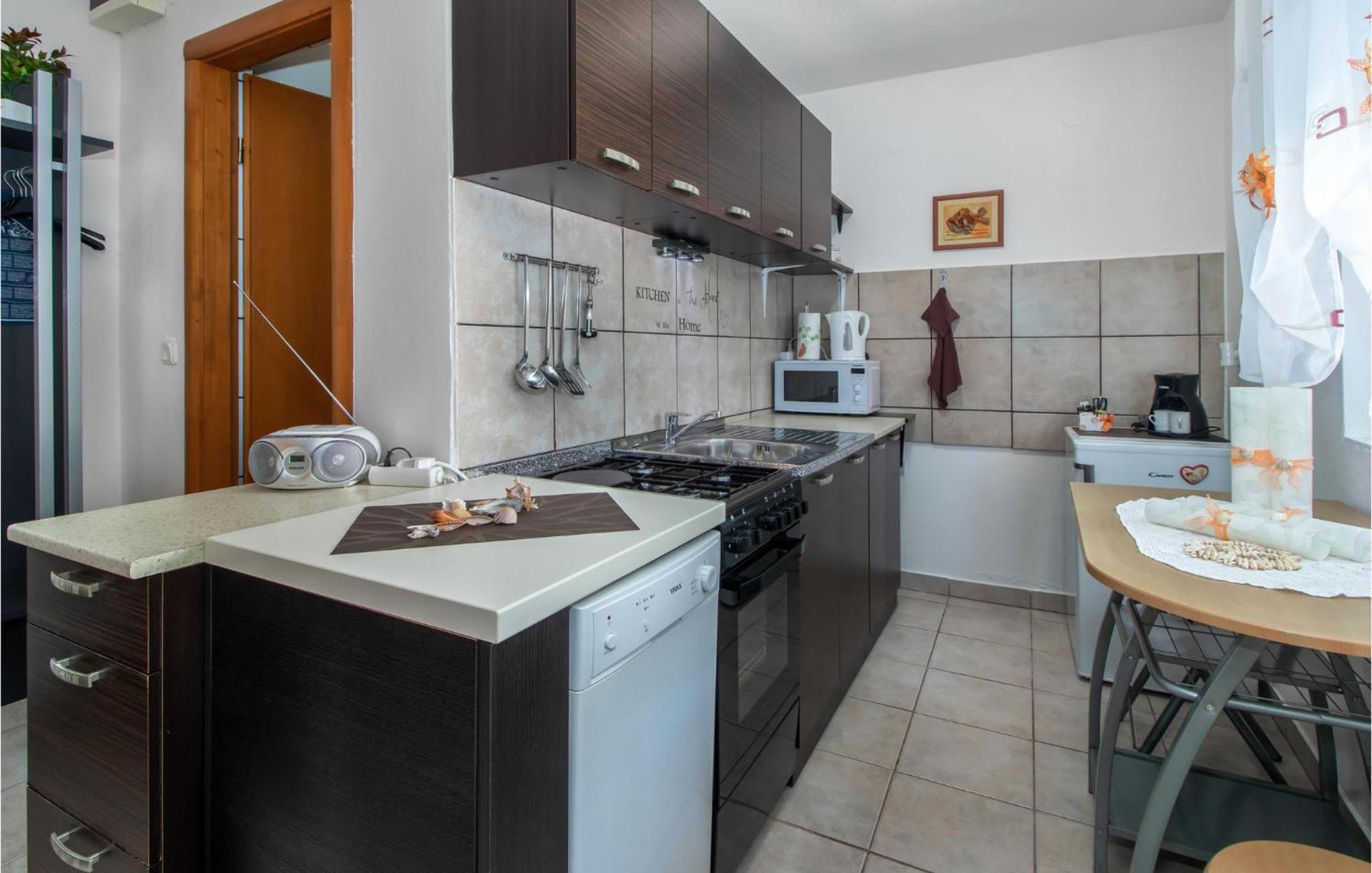 Nice Apartment In Smrika With Kitchen エクステリア 写真